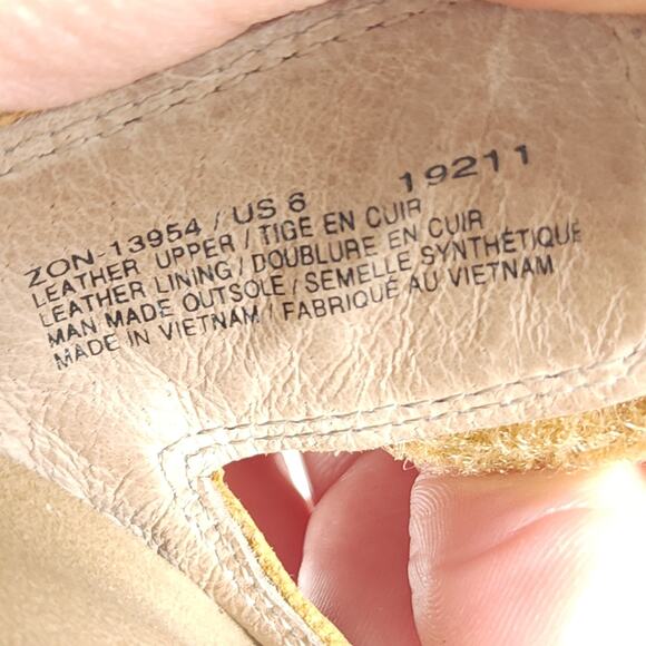 Taos Women’s Zon US6 Wheat Leather Toe Loop Flat Thong Sandals Shoes - Picture 14 of 16